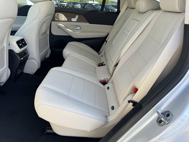 Photo of 2026 CIRRUS SILVER Mercedes-Benz GLS 450