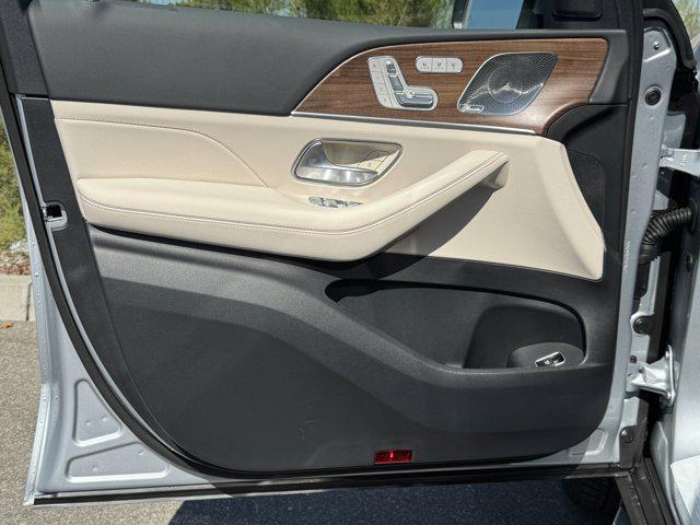 Photo of 2026 CIRRUS SILVER Mercedes-Benz GLS 450