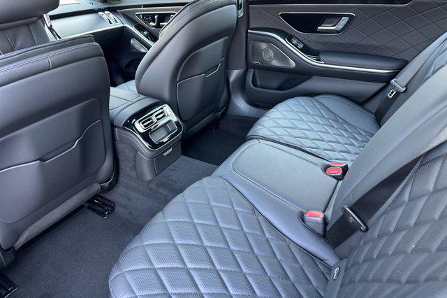 Photo of 2025 Black Mercedes-Benz S-Class
