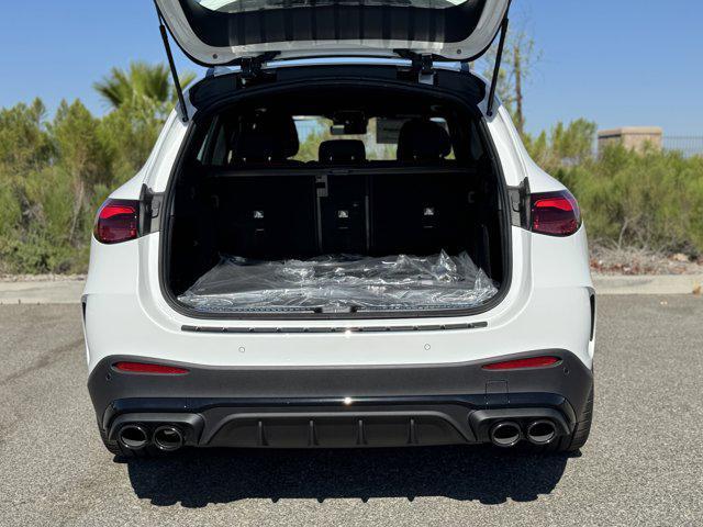 Photo of 2026 MOONLGHT WHITE Mercedes-Benz AMG GLC 43