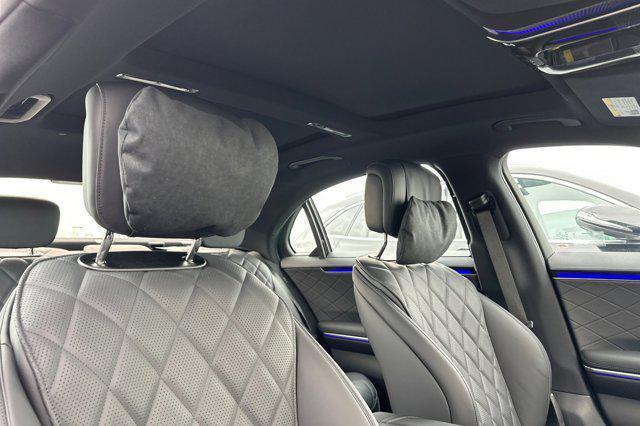 Photo of 2025 Black Mercedes-Benz S-Class