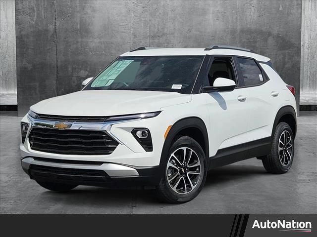 Photo of 2026 Summit White Chevrolet Trailblazer