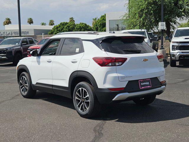 Photo of 2026 Summit White Chevrolet Trailblazer