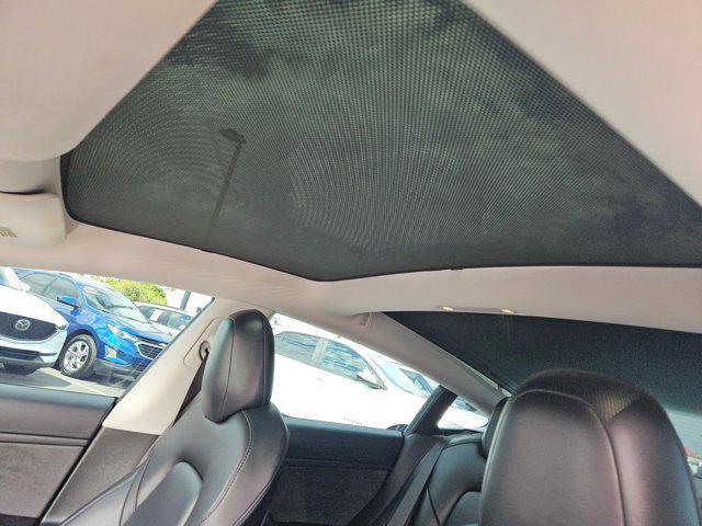 Photo of 2020 Deep Blue Metallic Tesla Model 3