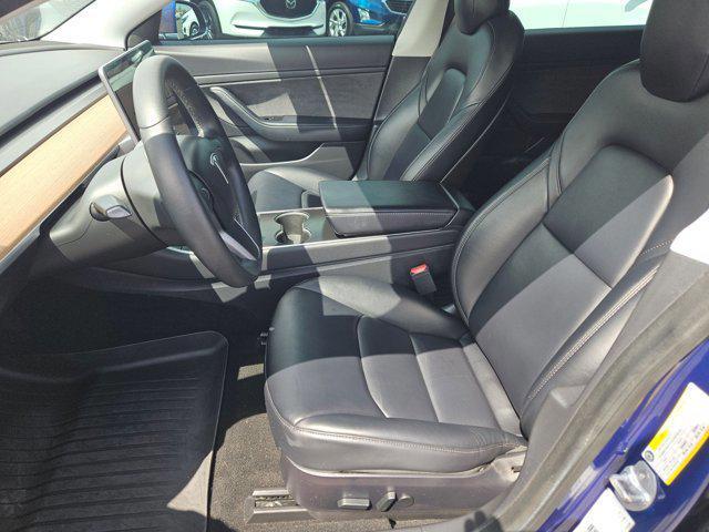Photo of 2020 Deep Blue Metallic Tesla Model 3