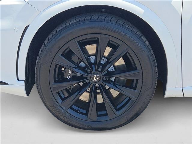 Photo of 2024 Ultra White Lexus RX 500h
