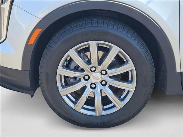 Photo of 2020 Radiant Silver Metallic Cadillac XT4