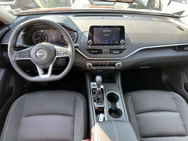 Photo of 2022 Scarlet Ember Nissan Altima