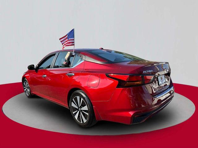 Photo of 2022 Scarlet Ember Nissan Altima