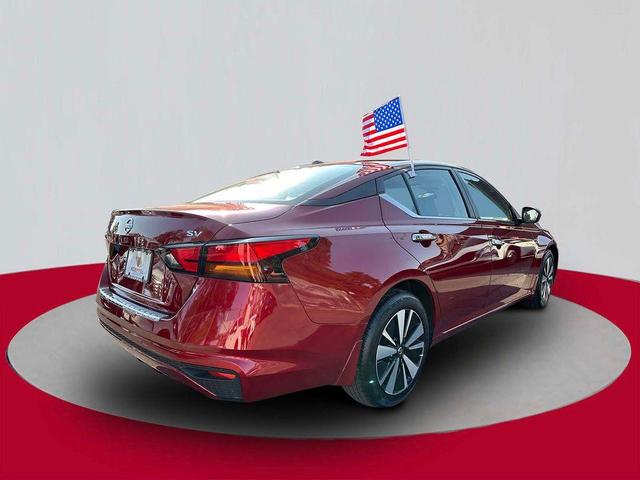 Photo of 2022 Scarlet Ember Nissan Altima