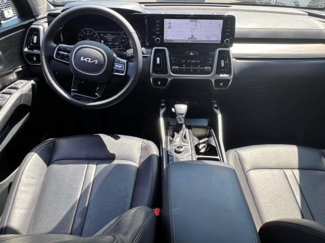Photo of 2022 Ebony Black Kia Sorento