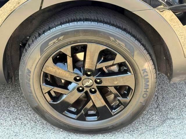 Photo of 2022 Ebony Black Kia Sorento