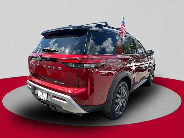 Photo of 2022 Red 2 Tone Nissan Pathfinder
