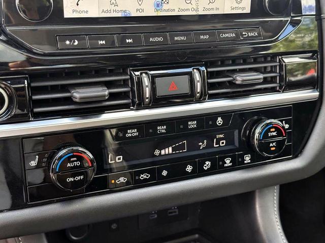Photo of 2022 Red 2 Tone Nissan Pathfinder