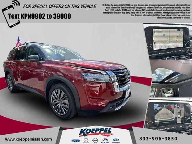 Photo of 2022 Red 2 Tone Nissan Pathfinder