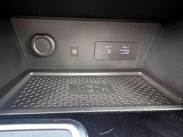 Photo of 2022 Red 2 Tone Nissan Pathfinder