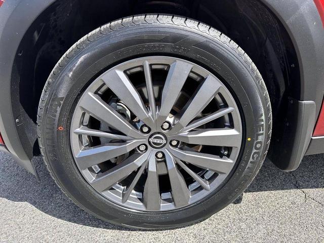 Photo of 2022 Red 2 Tone Nissan Pathfinder