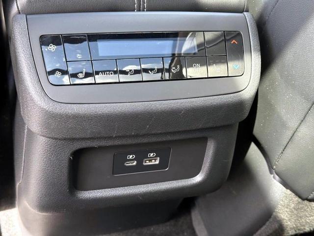 Photo of 2022 Red 2 Tone Nissan Pathfinder