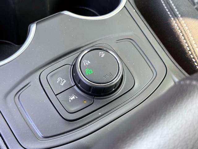 Photo of 2022 Summit White GMC Terrain