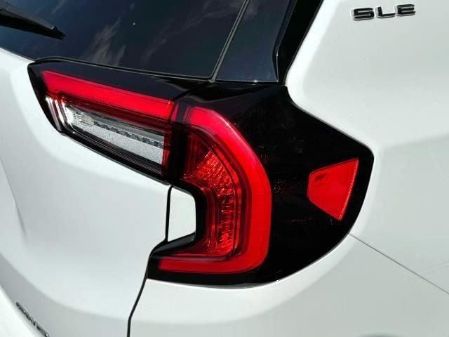 Photo of 2022 Summit White GMC Terrain