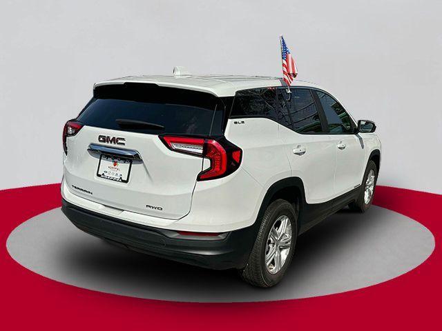 Photo of 2022 Summit White GMC Terrain