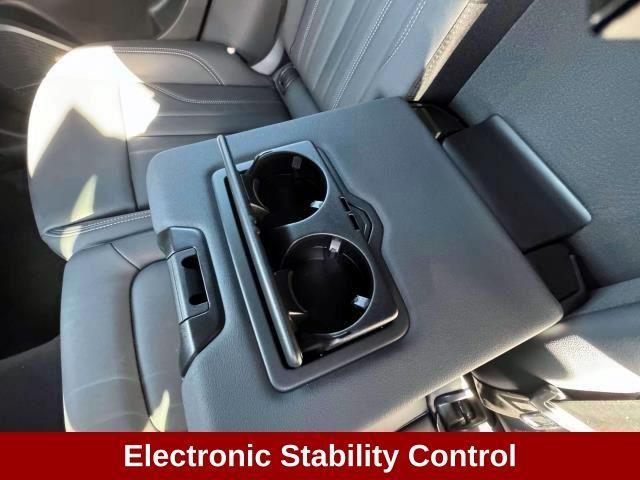 Photo of 2022 Florett Silver Metallic Audi Q5