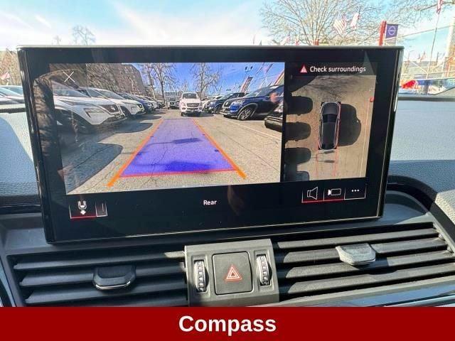 Photo of 2022 Florett Silver Metallic Audi Q5