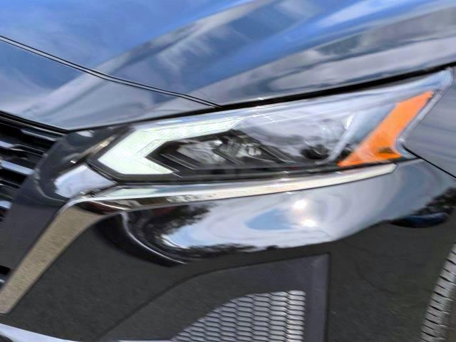 Photo of 2024 Black Nissan Altima