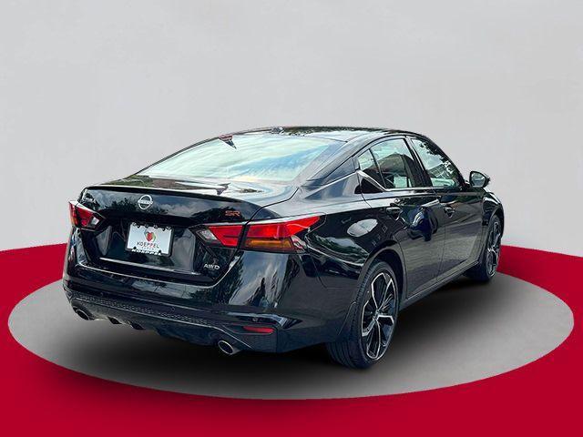 Photo of 2024 Black Nissan Altima