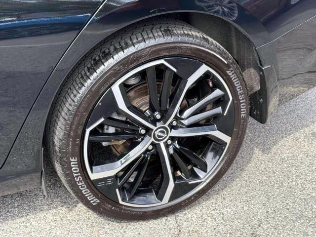 Photo of 2024 Black Nissan Altima