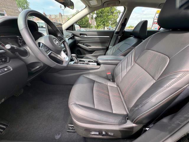 Photo of 2024 Black Nissan Altima