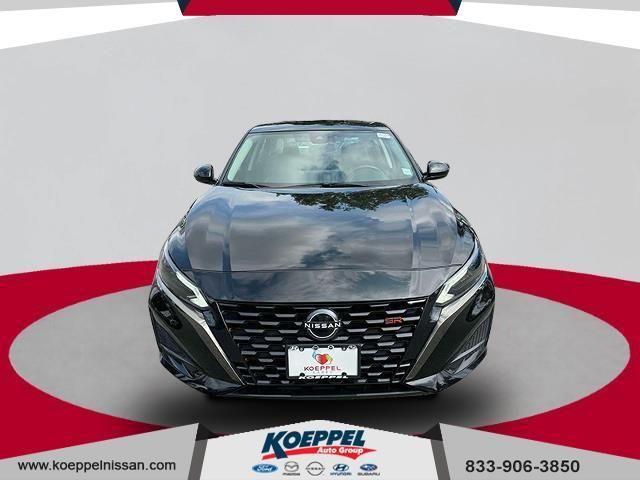 Photo of 2024 Black Nissan Altima