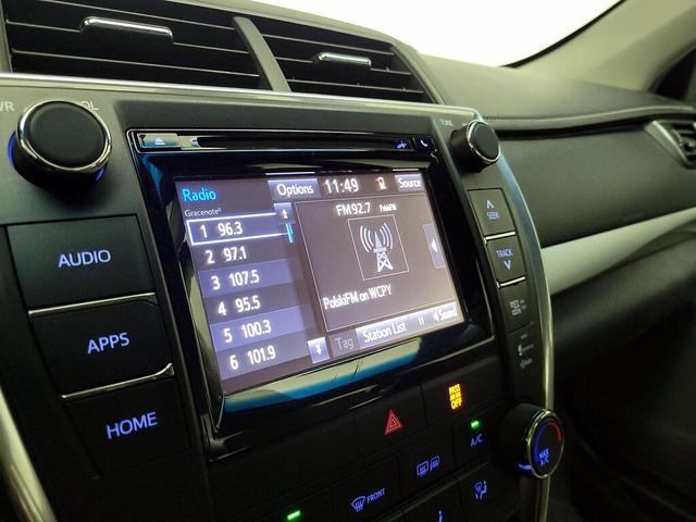 Photo of 2015 White Toyota Camry