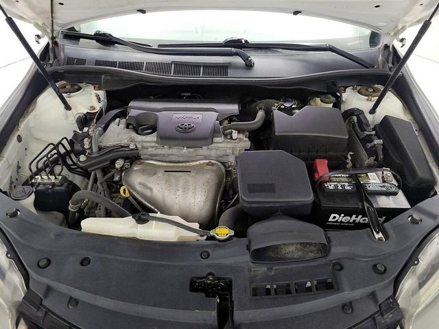 Photo of 2015 White Toyota Camry