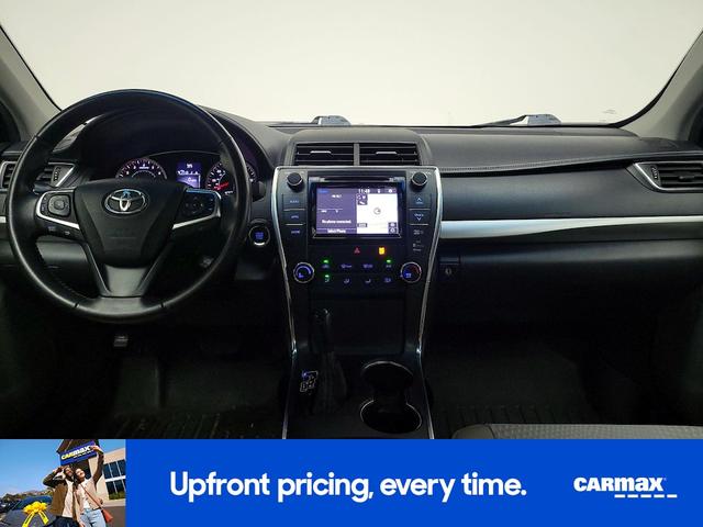 Photo of 2015 White Toyota Camry