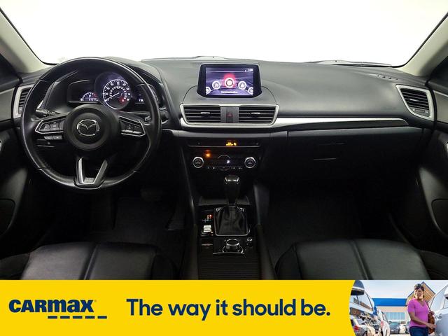 Photo of 2018 Gray Mazda Mazda3
