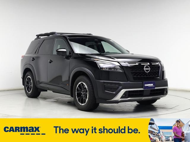 Photo of 2023 Black Nissan Pathfinder
