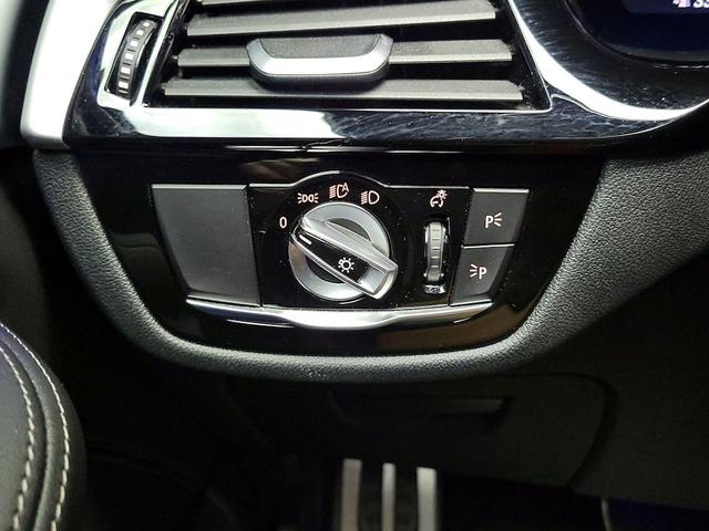 Photo of 2022 Black BMW M550