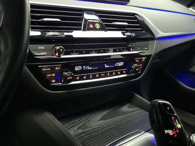 Photo of 2022 Black BMW M550