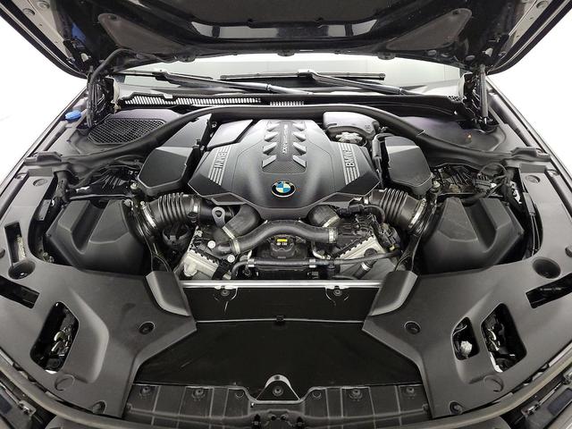 Photo of 2022 Black BMW M550