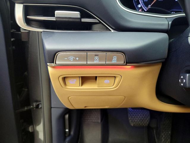 Photo of 2022 Gray Genesis GV80