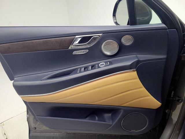 Photo of 2022 Gray Genesis GV80