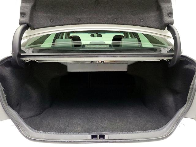Photo of 2015 White Toyota Camry