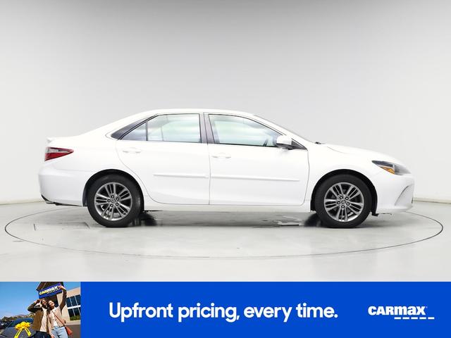Photo of 2015 White Toyota Camry