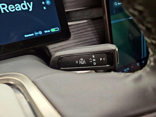 Photo of 2023 Blue Rivian R1S
