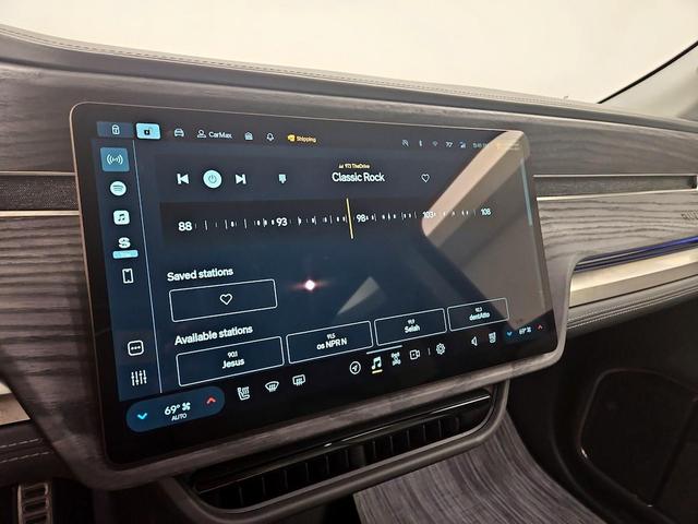 Photo of 2023 Blue Rivian R1S