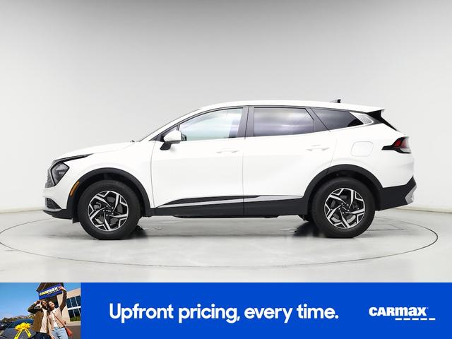 Photo of 2023 White Kia Sportage