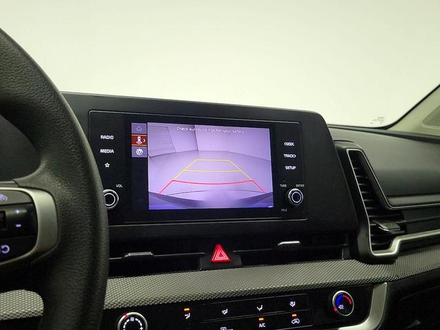 Photo of 2023 White Kia Sportage