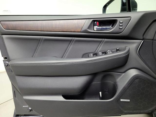 Photo of 2019 Gray Subaru Outback