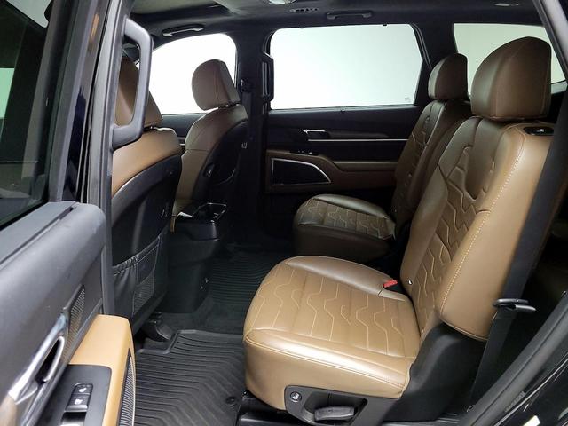 Photo of 2021 Black Kia Telluride